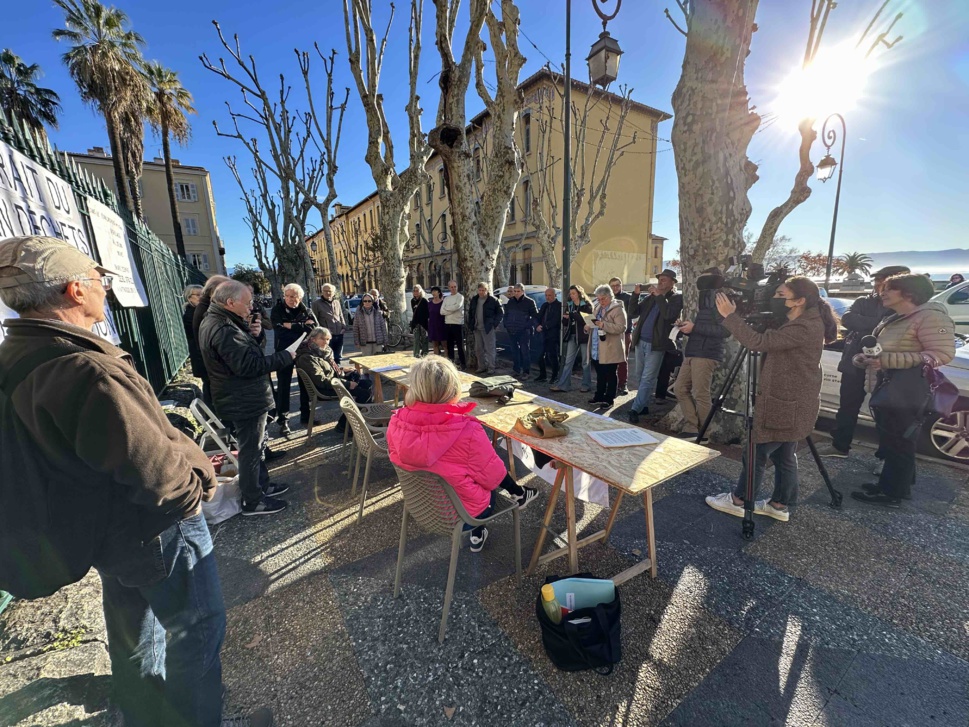 Solidarité citoyenne face à une "campagne nauséabonde de calomnies, d'injures et d'intimidation"