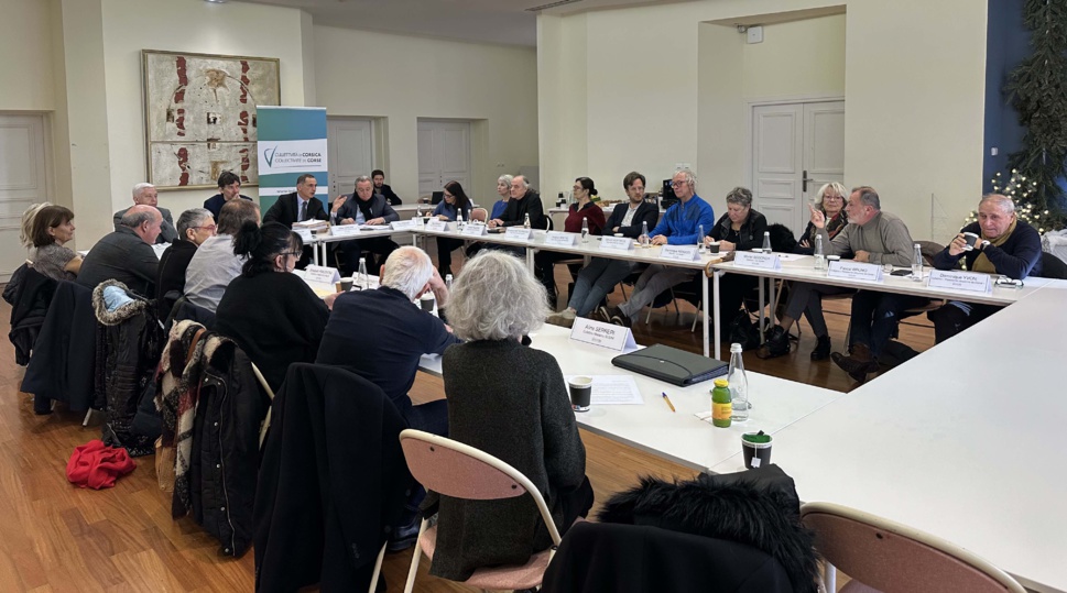 La session sur la Mafia aura lieu fin février à l'Assemblée de Corse . La session sur la Mafia aura lieu fin février à l'Assemblée de Corse .