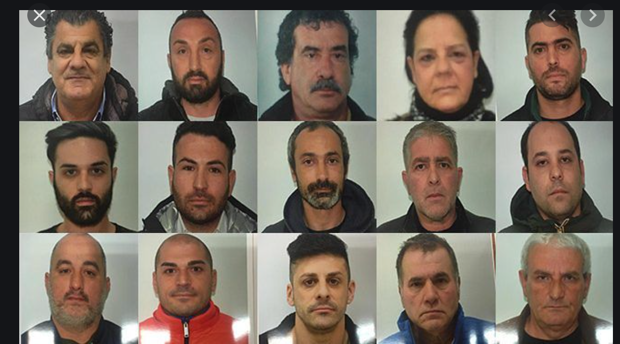 Une belle brochette d'inculpés