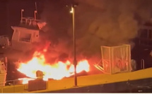 Un zodiac de la société Nave Va  entièrement détruit par le feu à Aiacciu